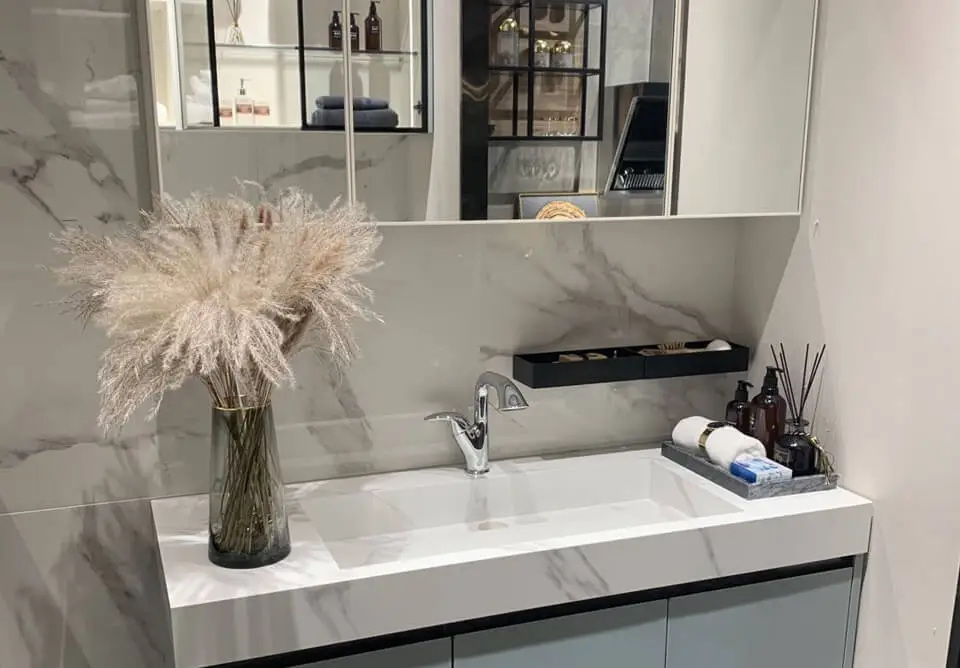 What Should I Look for when Buying a Classic Bathroom Vanity?
