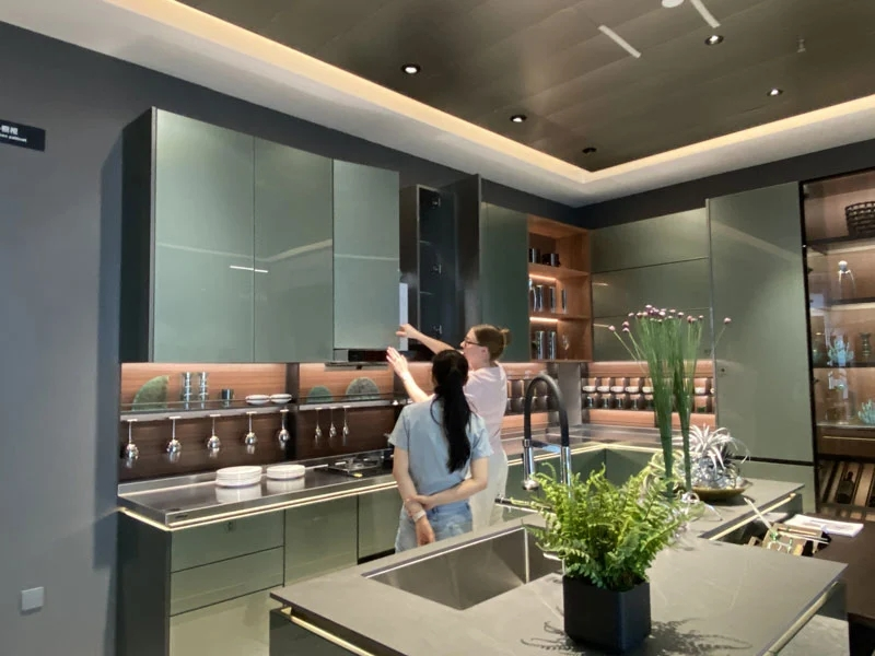 US Customer Alexandra